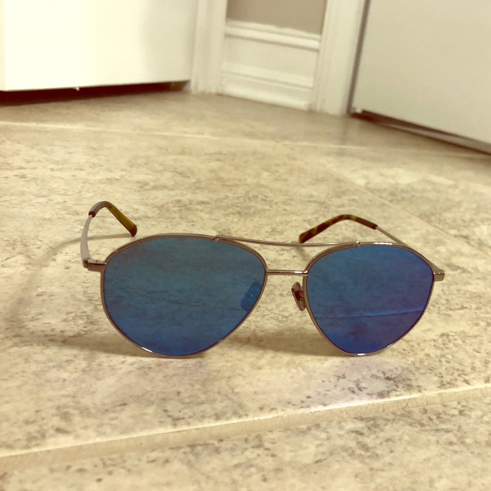Diff eyewear sunglasses - blue lenses